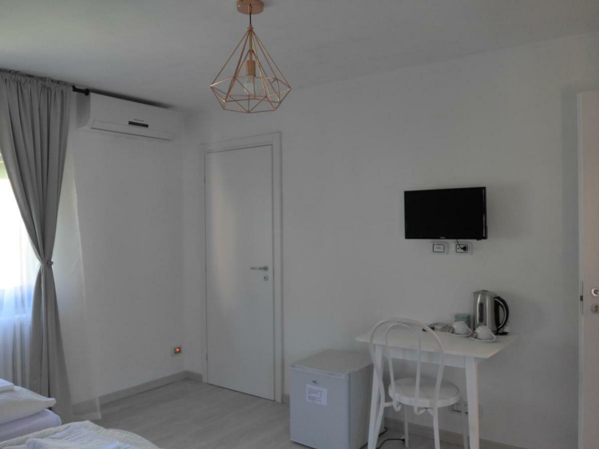 La Tana Rooms Lenno Εξωτερικό φωτογραφία